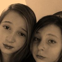 Julia Davison Photo 12