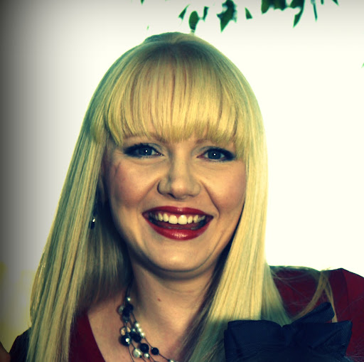 Angela Ferguson Photo 14
