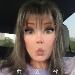 Michele Winter Photo 17