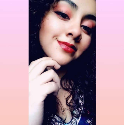 Angela Pineda Photo 19