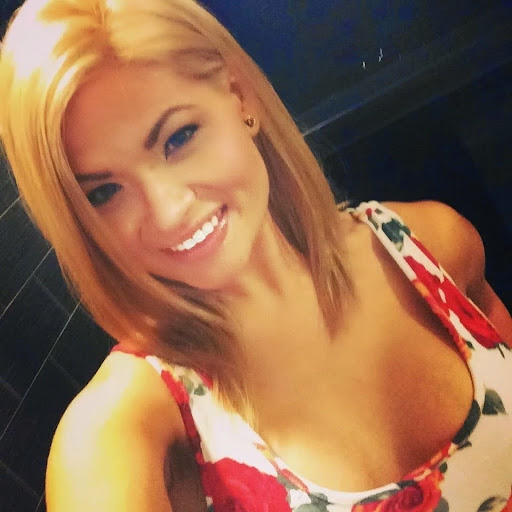 Stephanie Kelley Photo 18