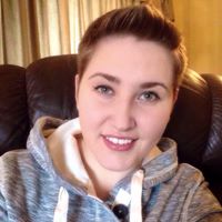 Stephanie Macfarlane Photo 9