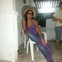 Alicia Watts Photo 15