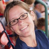 Kelly Stapleton Photo 35