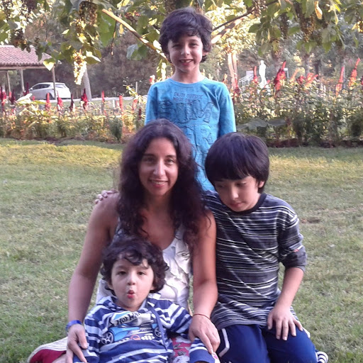 Claudia Hurtado Photo 13