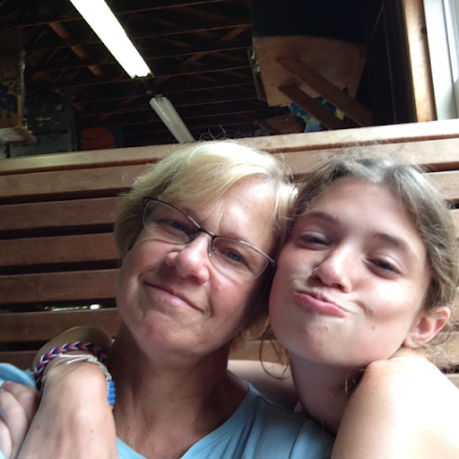 Cindy Carson Photo 21