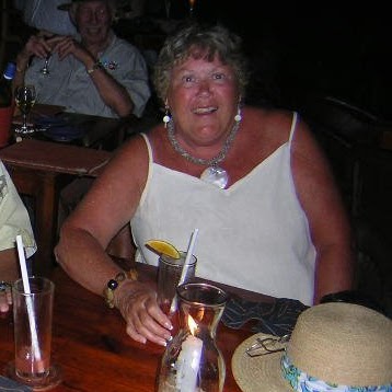Sandy Hunter Photo 37