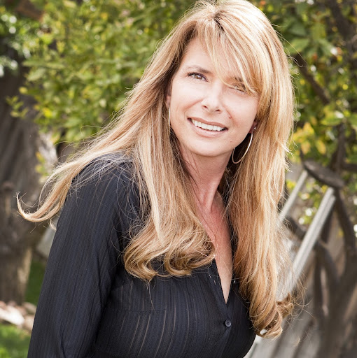 Suzanne Grace Photo 29