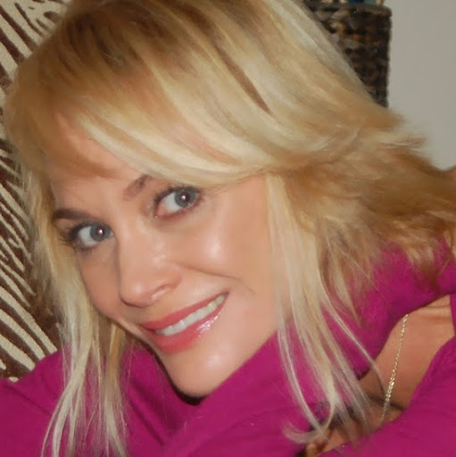 Renee Quinn Photo 28