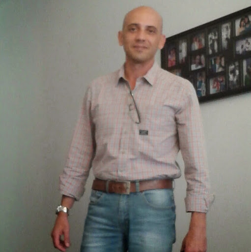 Ricardo Linares Photo 30