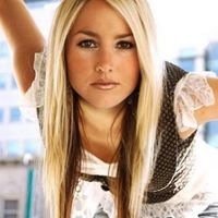 Cassandra Cartwright Photo 19