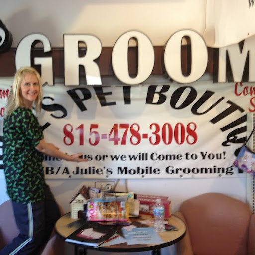 Julie Rhodes Photo 31