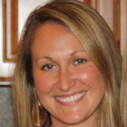 Elizabeth Thomas Photo 35