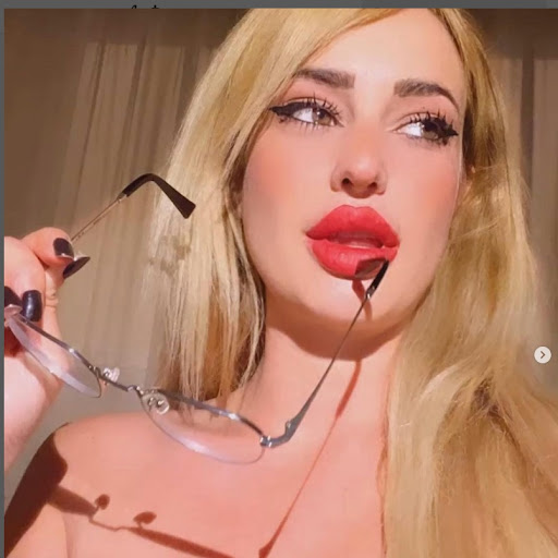 Marilyn Brooks Photo 35