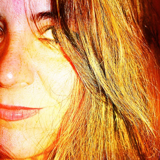 Angela May Photo 30