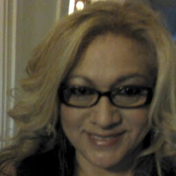 Julie Matthew Photo 5