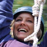 Jennifer Kinney Photo 8