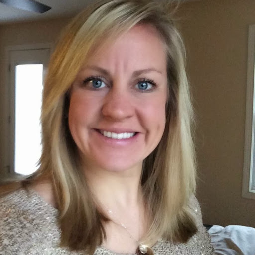 Hannah Bowling Photo 9