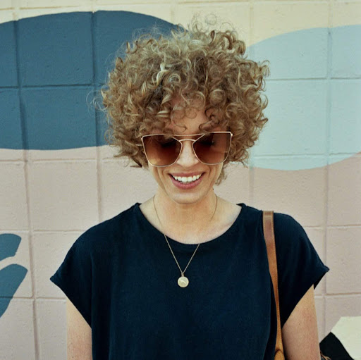 Victoria Dickson Photo 12