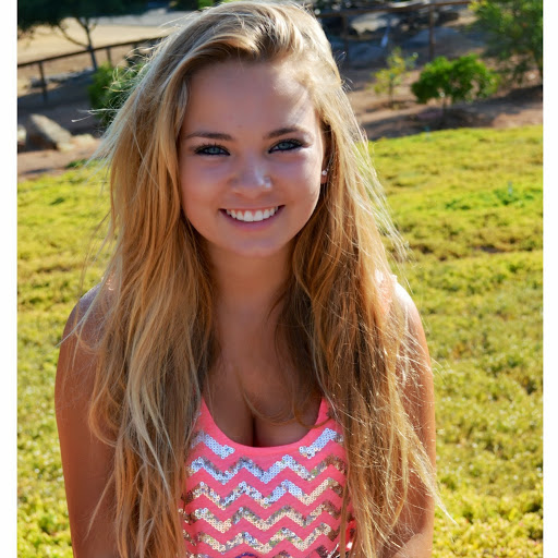 Victoria Robertson Photo 18