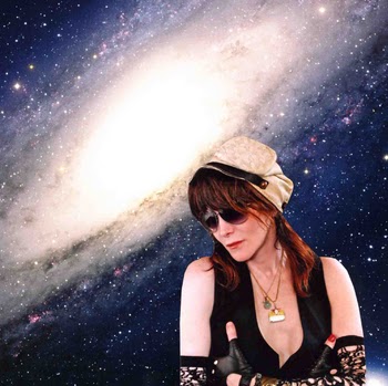 Laura Albert Photo 42