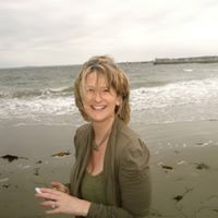 Katherine Messier Photo 16
