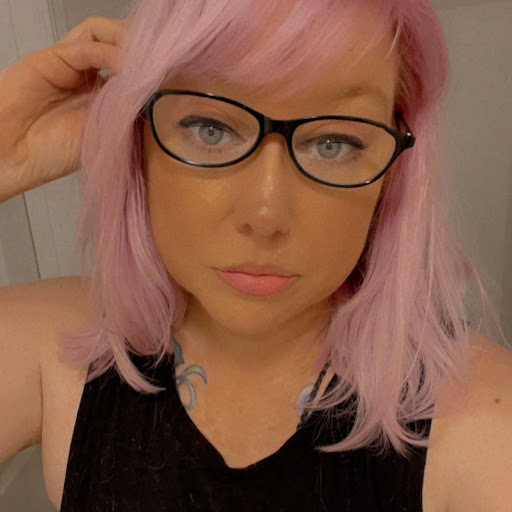 Christina Riley Photo 38