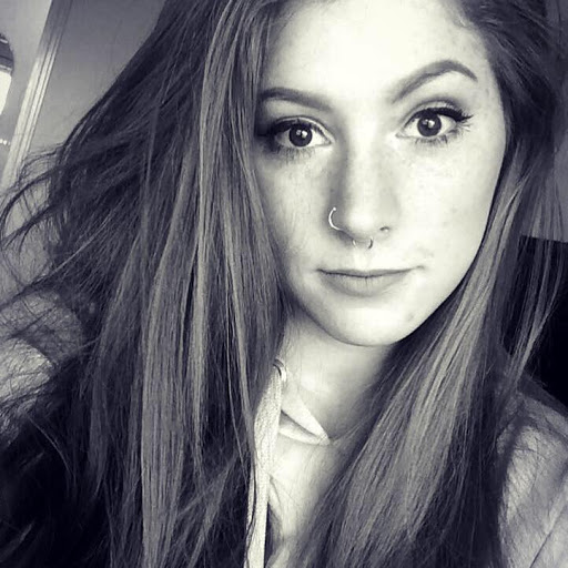 Danielle Field Photo 11