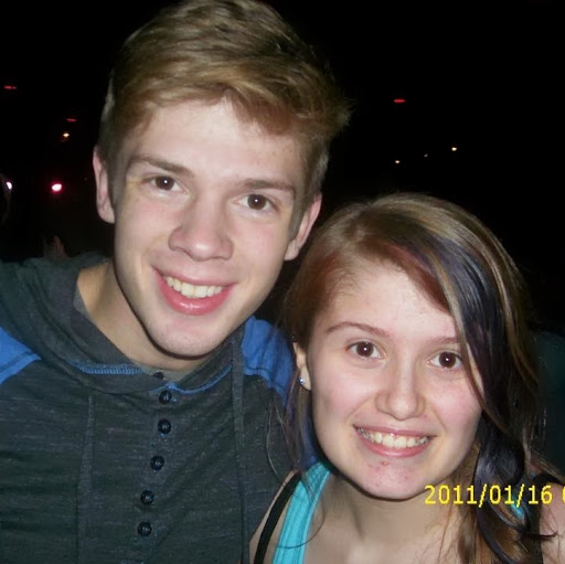 Sarah Handley Photo 21