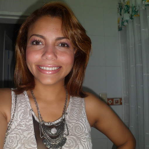 Emely Perez Photo 7