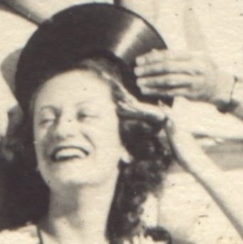 Sarah Bryan Photo 18 Sarah Bryan Photo 18