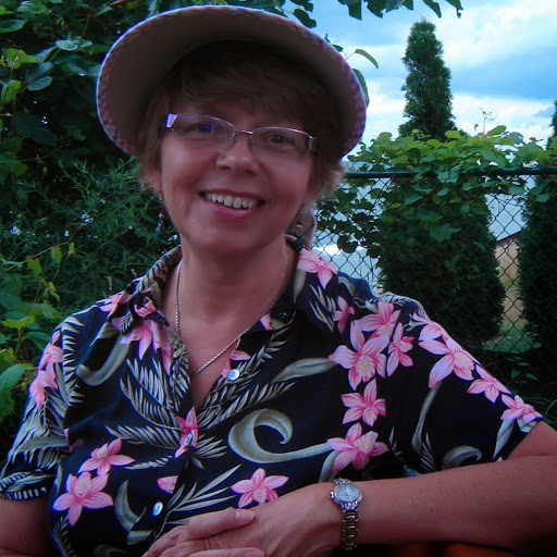 Christine Derr Photo 6