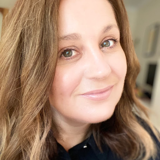 Lisa Gallagher Photo 15