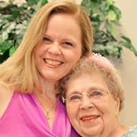 Julie Meadows Photo 17