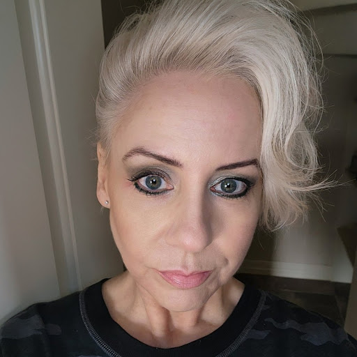 Julie Ramsey Photo 21