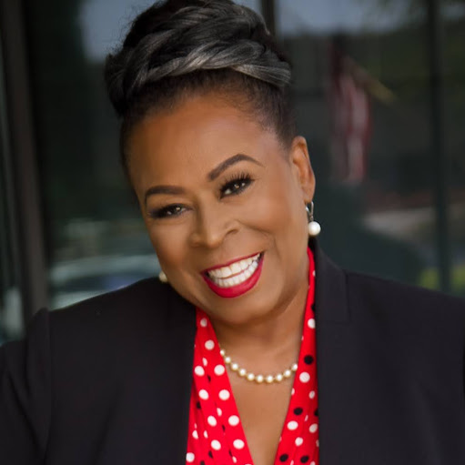 Shelley Webster Photo 37