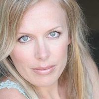 Anna Hall Photo 28