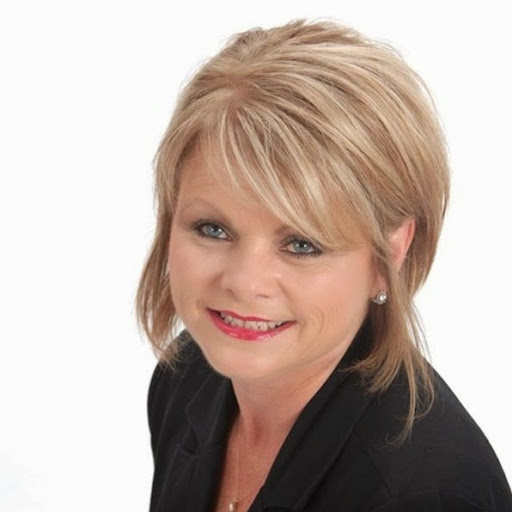 Tina Vickers Photo 4