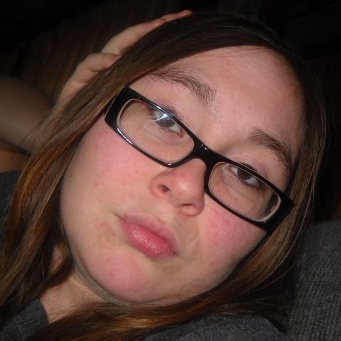 Hannah Gustafson Photo 8