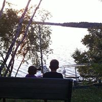Amanda Peterson Photo 19
