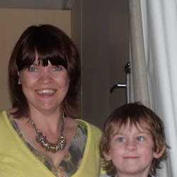 Julie Connolly Photo 19