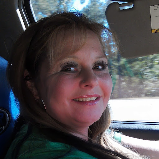 Laura Powell Photo 4