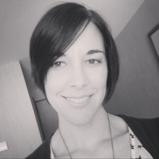 Erin Fields Photo 17