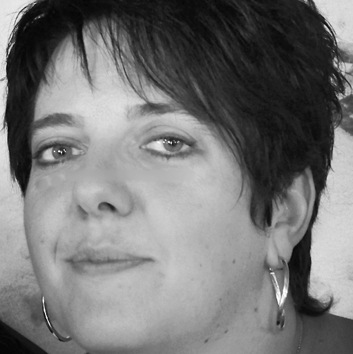 Caroline Jenkins Photo 18
