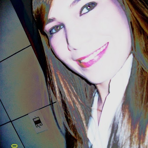 Emilia Garcia Photo 32
