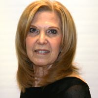 Maxine Groves Photo 12