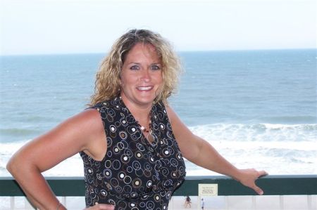 Julie Hardy Photo 29