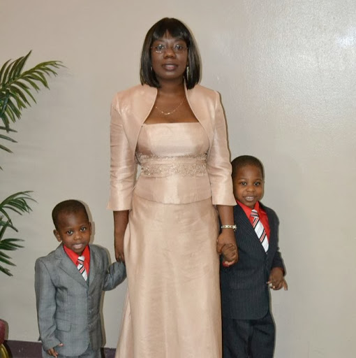 Carole Brown Photo 28