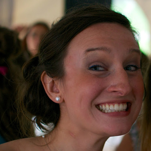 Samantha Ellis Photo 36