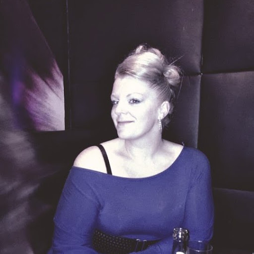 Louise Watson Photo 16